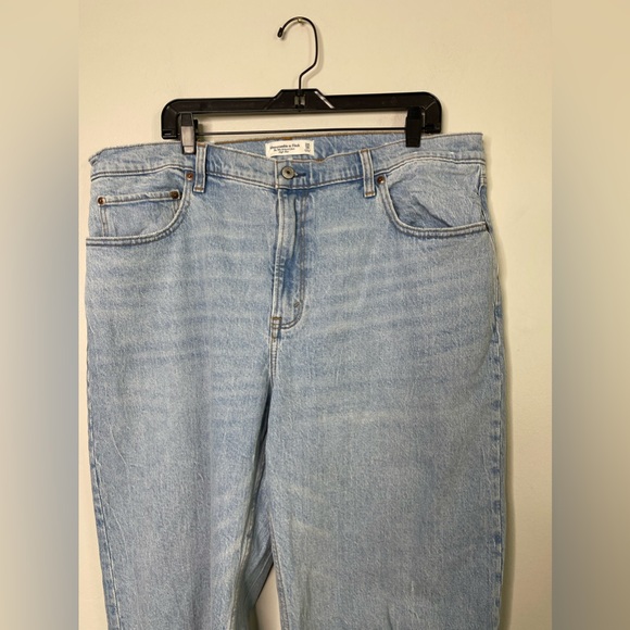 Abercrombie & Fitch Light Double Knee Destroy 90s Ultra High Rise Sz 34 18L - Picture 2 of 6